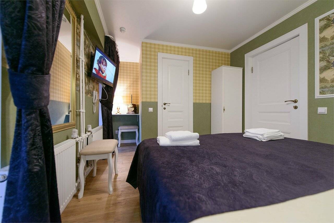 Фотографии номера Улучшенный Двухместный (одна двуспальная или две односпальных кровати) в Гостинице Арт Авеню Санкт-Петербург