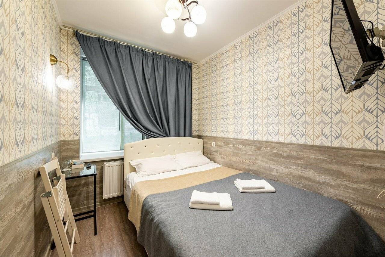 Фотографии номера Стандарт с одной двуспальной кроватью Плюс в Гостинице Арт Авеню Санкт-Петербург